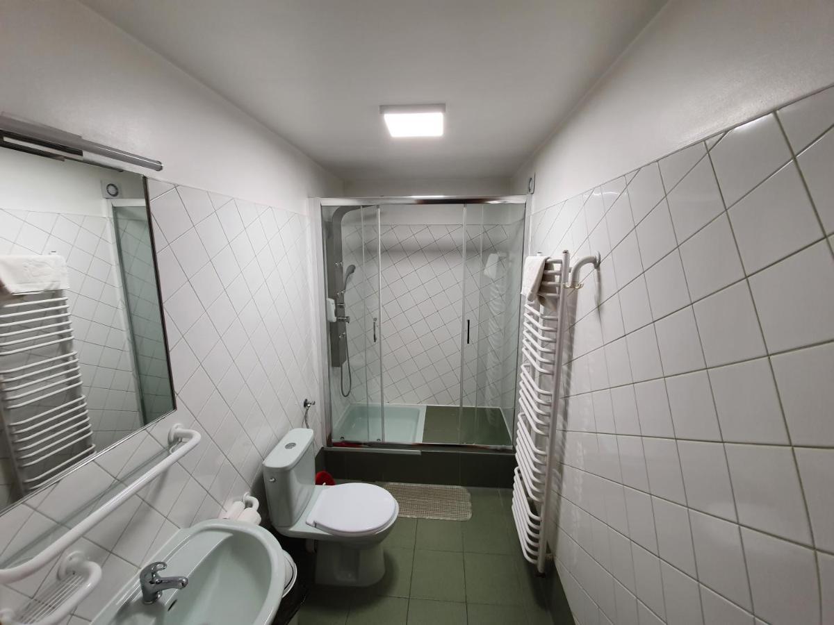 Goscinne Przy Sadzie Apartment *
