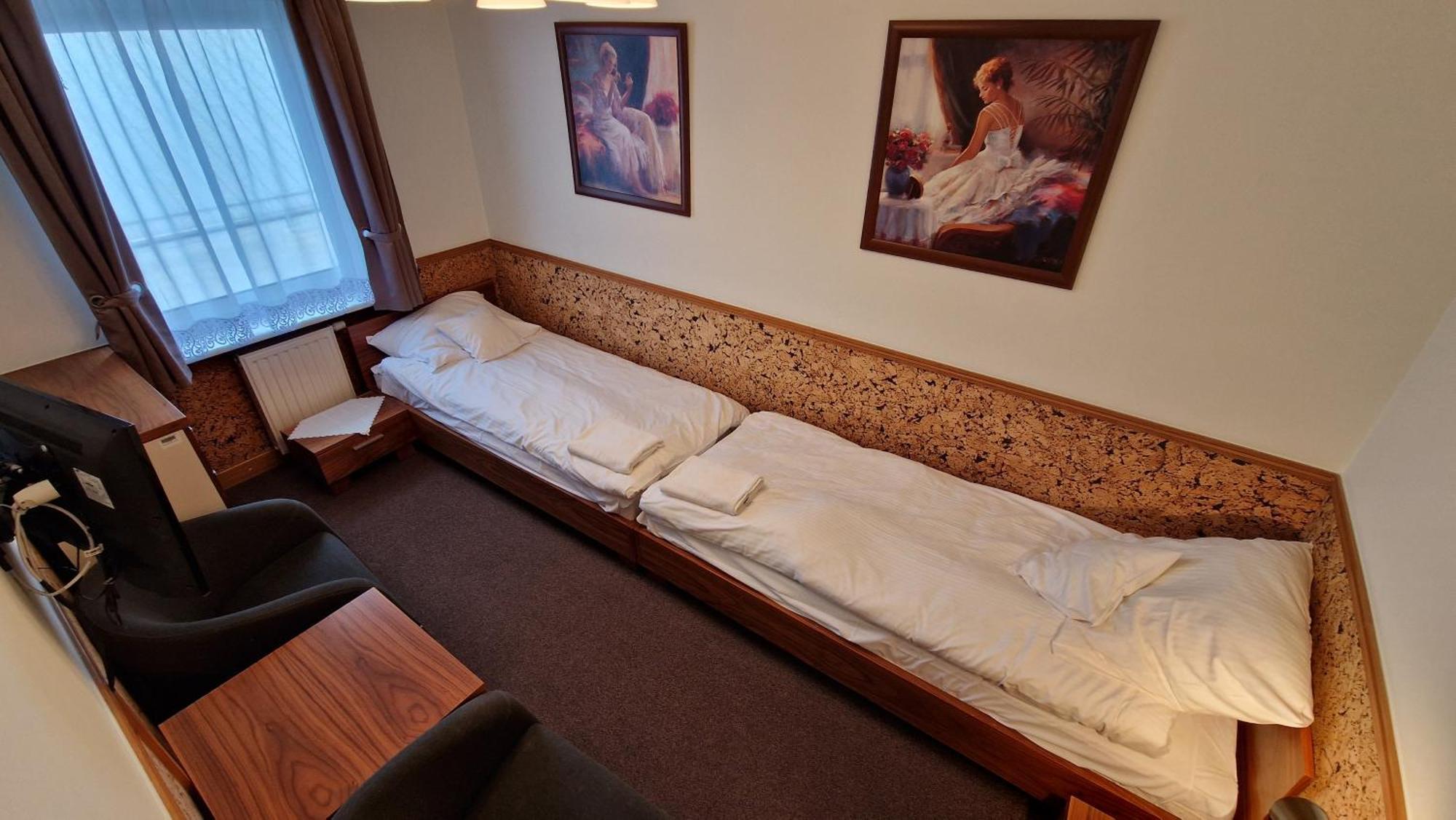 Goscinne Przy Sadzie Apartment