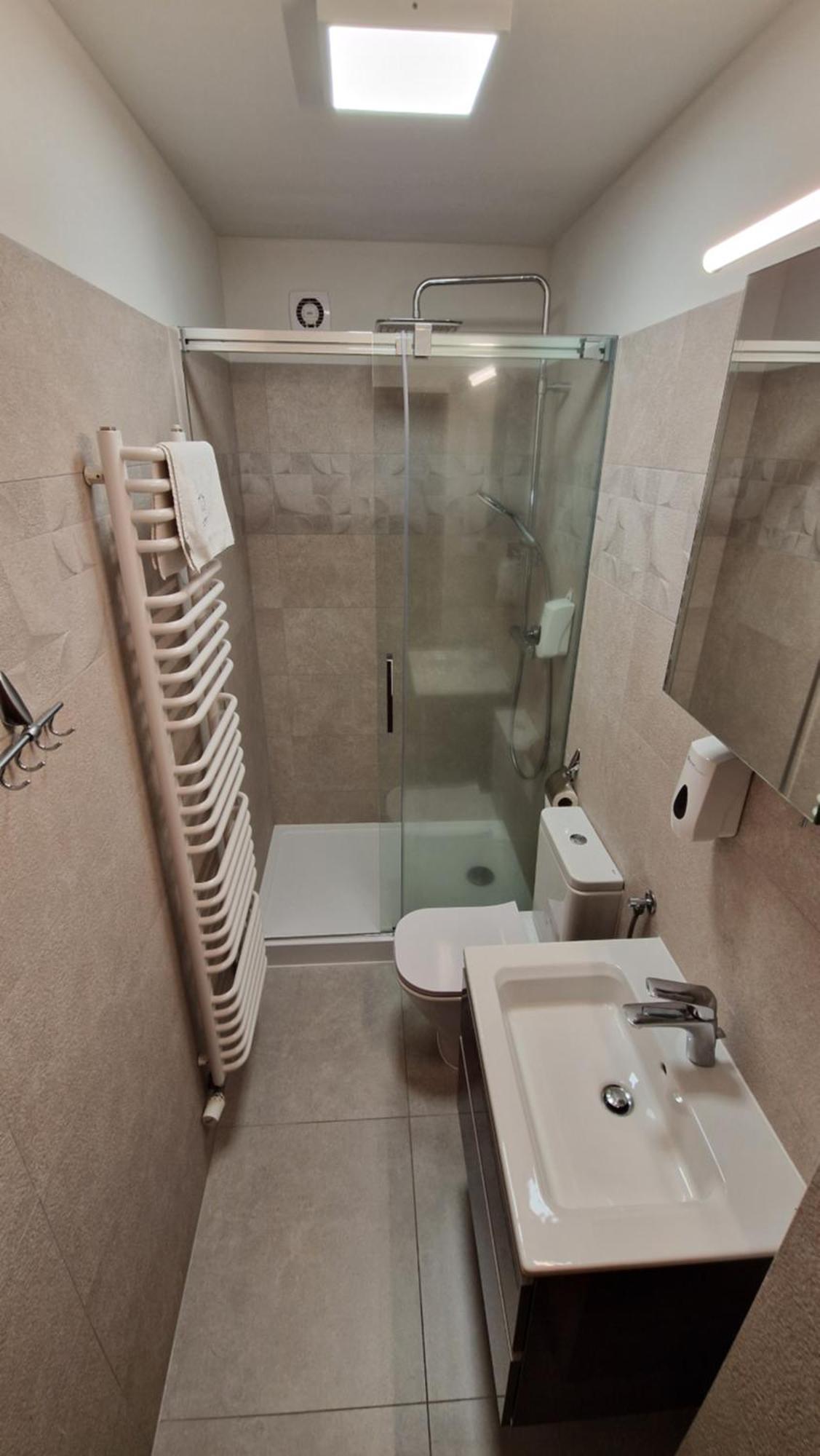 Goscinne Przy Sadzie Apartment *