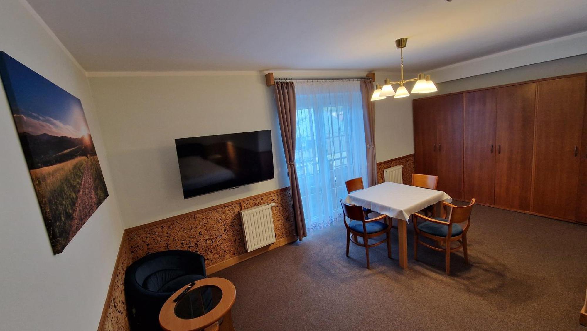 Apartment Goscinne Przy Sadzie